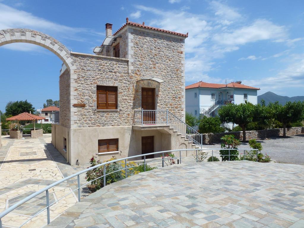 Karantonis House Apartment Leonídion Exterior photo